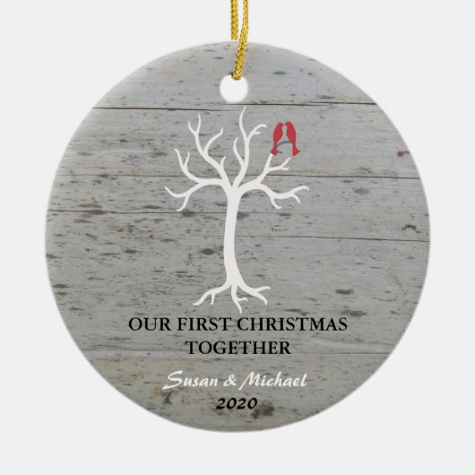 私たちの初めてのクリスマスは一緒に鳥の木を愛する セラミックオーナメント (正面)
