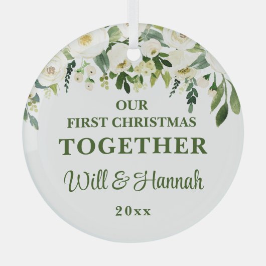 私たちの初めてのクリスマスは一緒パーソナライズされたにカップル ガラスオーナメント (正面)