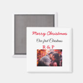 私たちの初めてのクリスマスは写真の名前結婚を追加婚約したする マグネット (正面/裏面)