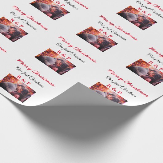 私たちの初めてのクリスマスは写真の名前結婚を追加婚約したする ラッピングペーパー (角)