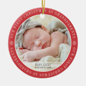 私たちの初めてのクリスマスは祖父母のモダン写真 セラミックオーナメント (正面)