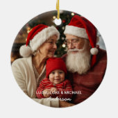 私たちの初めてのクリスマスは祖父母の家族の写真 セラミックオーナメント (裏面)
