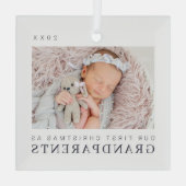 私たちの初めてのクリスマスは祖父母シックモダンとして ガラスオーナメント (裏面)