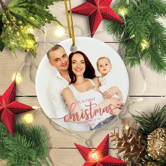 私たちの初めてのクリスマスは3つのバラ金ゴールドの家族として セラミックオーナメント