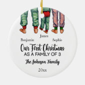 私たちの初めてのクリスマスは3つの名前をカスタムするの家族 セラミックオーナメント (裏面)