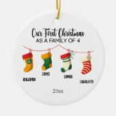 私たちの初めてのクリスマスは4つの名前をカスタムするの家族 セラミックオーナメント (正面)