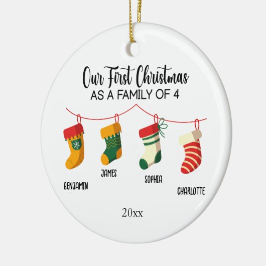 私たちの初めてのクリスマスは4つの名前をカスタムするの家族 セラミックオーナメント (左)