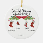 私たちの初めてのクリスマスは4つの名前をカスタムするの家族 セラミックオーナメント (正面)