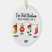 私たちの初めてのクリスマスは4つの名前をカスタムするの家族 セラミックオーナメント (右)