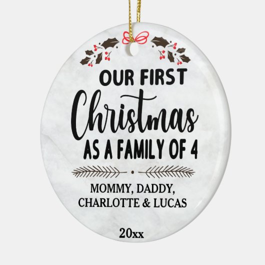 私たちの初めてのクリスマスは4つの名前をカスタムするの家族 セラミックオーナメント (左)