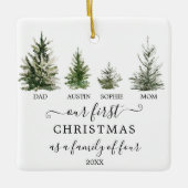 私たちの初めてのクリスマスは4人の家族として セラミックオーナメント (正面)