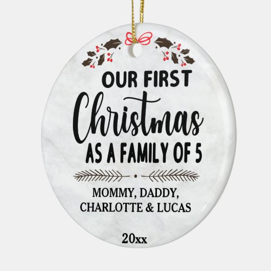 私たちの初めてのクリスマスは5つの名前をカスタムするの家族 セラミックオーナメント (左)