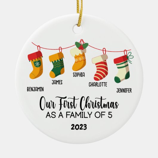 私たちの初めてのクリスマスは5つの名前をカスタムするの家族 セラミックオーナメント (正面)