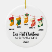私たちの初めてのクリスマスは5つの名前をカスタムするの家族 セラミックオーナメント (裏面)