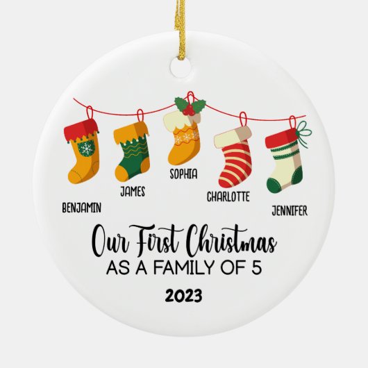 私たちの初めてのクリスマスは5つの名前をカスタムするの家族 セラミックオーナメント (裏面)