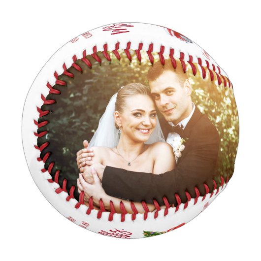 私たちの初めてのクリスマスは、新婚夫妻の写真として 野球ボール (正面左)