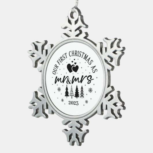 私たちの初めてのクリスマスはMr.そしてミセス スノーフレークピューターオーナメント (右)