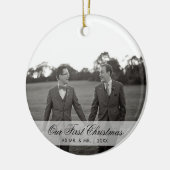 私たちの初めてのクリスマスはMr.とMr.フォトゲイ セラミックオーナメント (左)