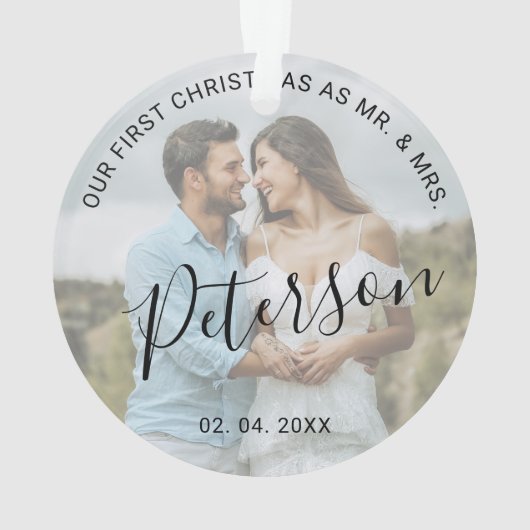 私たちの初めてのクリスマスはMr.ミセス結婚の写真 オーナメント (裏面)