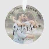 私たちの初めてのクリスマスはMr.ミセス結婚の写真 オーナメント (正面)