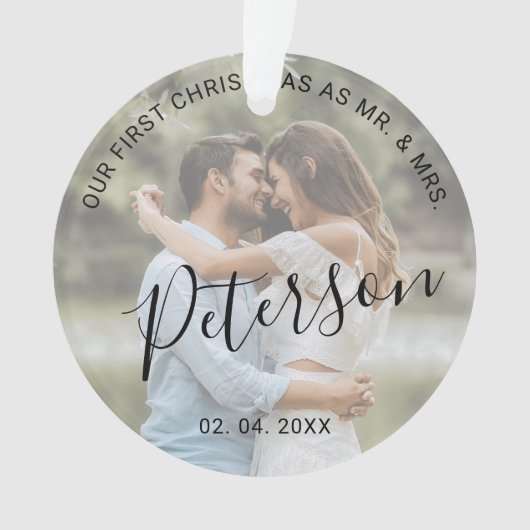 私たちの初めてのクリスマスはMr.ミセス結婚の写真 オーナメント (正面)