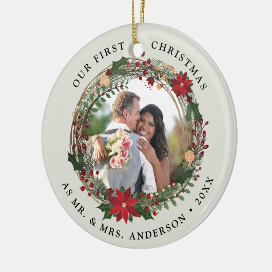 私たちの初めてのクリスマスはMr.ミセス結婚の写真 セラミックオーナメント (左)