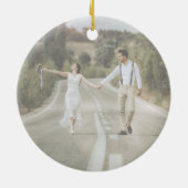 私たちの初めてのクリスマスはMr.ミセス結婚の写真 セラミックオーナメント (裏面)