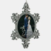 私たちの初めてのクリスマスはMr.ミセス·キープスケア写真 スノーフレークピューターオーナメント (左)