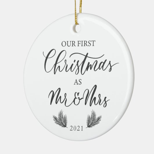 私たちの初めてのクリスマスはMr.年を付けてミセス セラミックオーナメント (左)