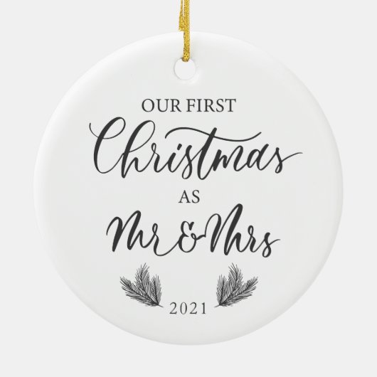 私たちの初めてのクリスマスはMr.年を付けてミセス セラミックオーナメント (裏面)