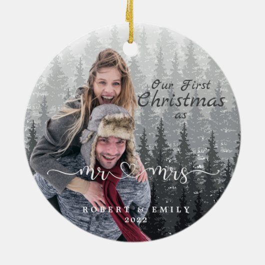 私たちの初めてのクリスマスはMr.Mr.とMrs.クリスマスフォト セラミックオーナメント (裏面)