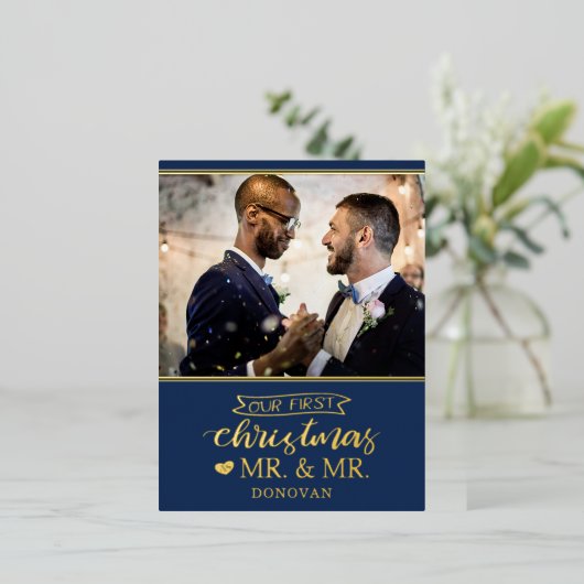 私たちの初めてのクリスマスはmr & mr newlyweds金ゴールド 箔シーズンポストカード (立ち正面)