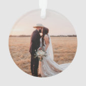 私たちの初めてのクリスマスはMr. & Mrs.カスタムウェディング オーナメント (裏面)