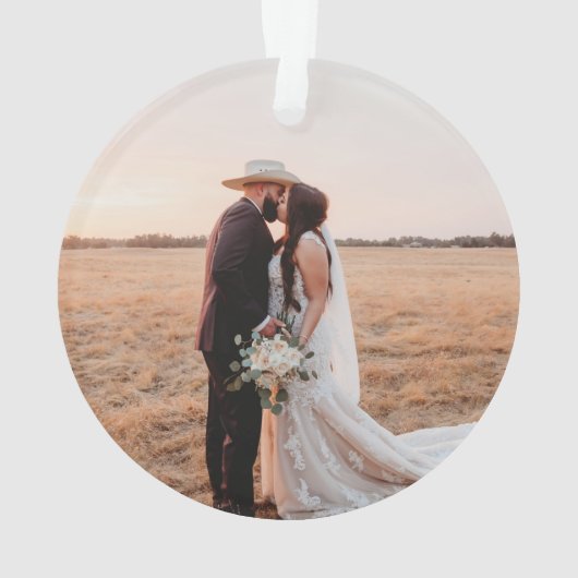 私たちの初めてのクリスマスはMr. & Mrs.カスタムウェディング オーナメント (裏面)