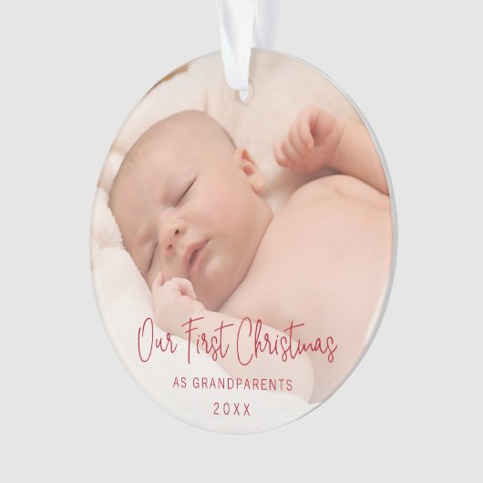 私たちの初めてのクリスマスを祖父母としてフォトレッド オーナメント (正面)
