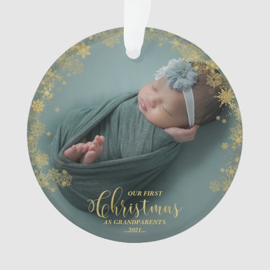 私たちの初めてのクリスマスを祖父母として写真オーナメント オーナメント (正面)