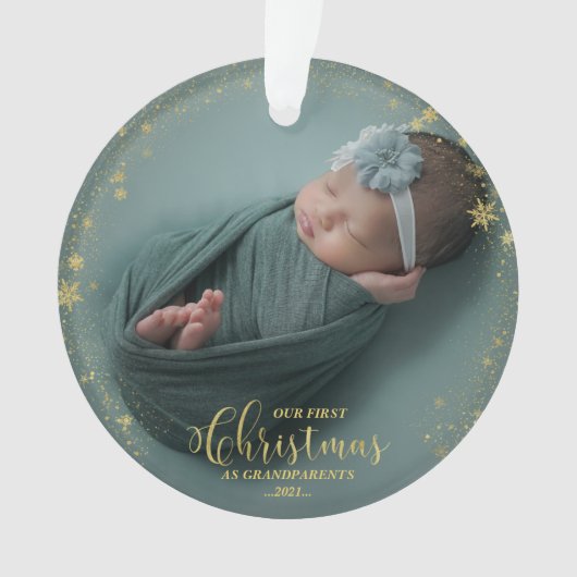 私たちの初めてのクリスマスを祖父母として写真オーナメント オーナメント (正面)