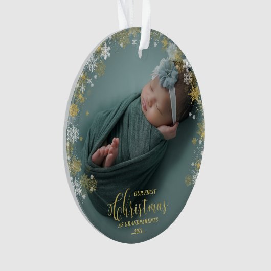私たちの初めてのクリスマスを祖父母として写真オーナメント オーナメント (正面)