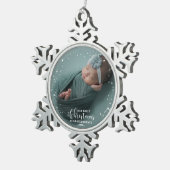 私たちの初めてのクリスマスを祖父母として写真オーナメント スノーフレークピューターオーナメント (右)