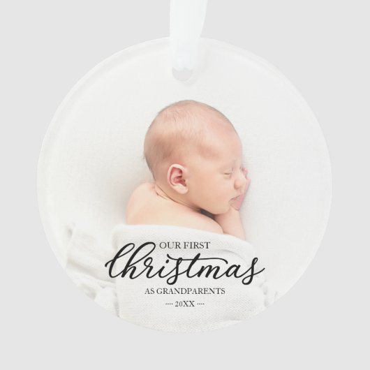 私たちの初めてのクリスマスを祖父母として黒字脚本 オーナメント (正面)
