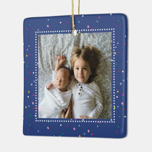 私たちの初めてのクリスマスウィンターワンダーランド家族の写真 セラミックオーナメント (左)