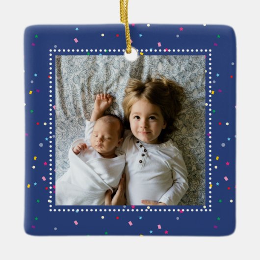 私たちの初めてのクリスマスウィンターワンダーランド家族の写真 セラミックオーナメント (正面)