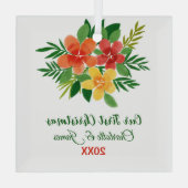 私たちの初めてのクリスマスウォーターカラーグリーンフローラカップル ガラスオーナメント (裏面)