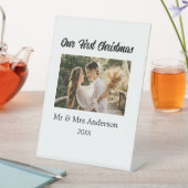 私たちの初めてのクリスマスカップルの写真名Mr & Mrs モダン. 台座サイン (インサイチュ)