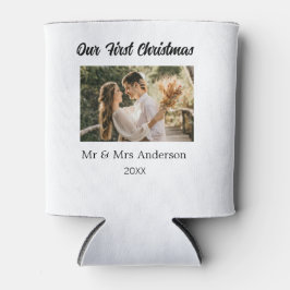 私たちの初めてのクリスマスカップルの写真名Mr & Mrs モダン. 缶クーラー