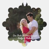 私たちの初めてのクリスマスカップルの写真 オーナメントカード (裏面)