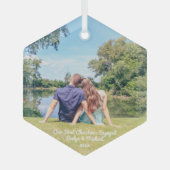 私たちの初めてのクリスマスカップルの写真 ガラスオーナメント (正面)