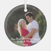 私たちの初めてのクリスマスカップルの写真 ガラスオーナメント (正面)