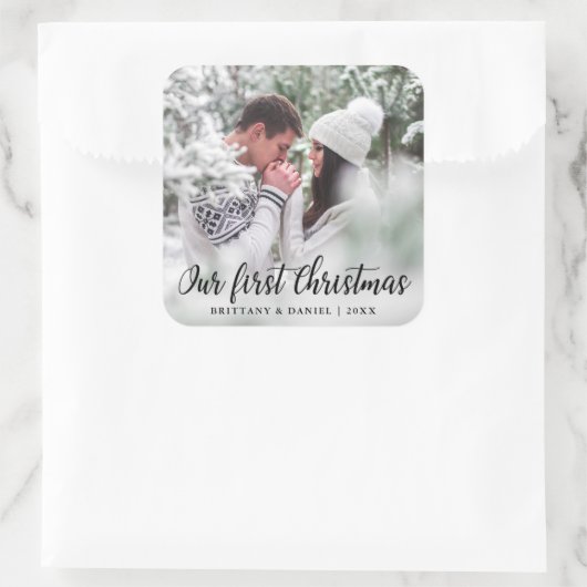 私たちの初めてのクリスマスカップルの写真 スクエアシール (バッグ)