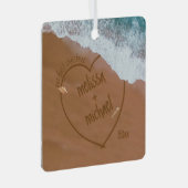 私たちの初めてのクリスマスカップルの名前ビーチ日付 メタルオーナメント (正面右)